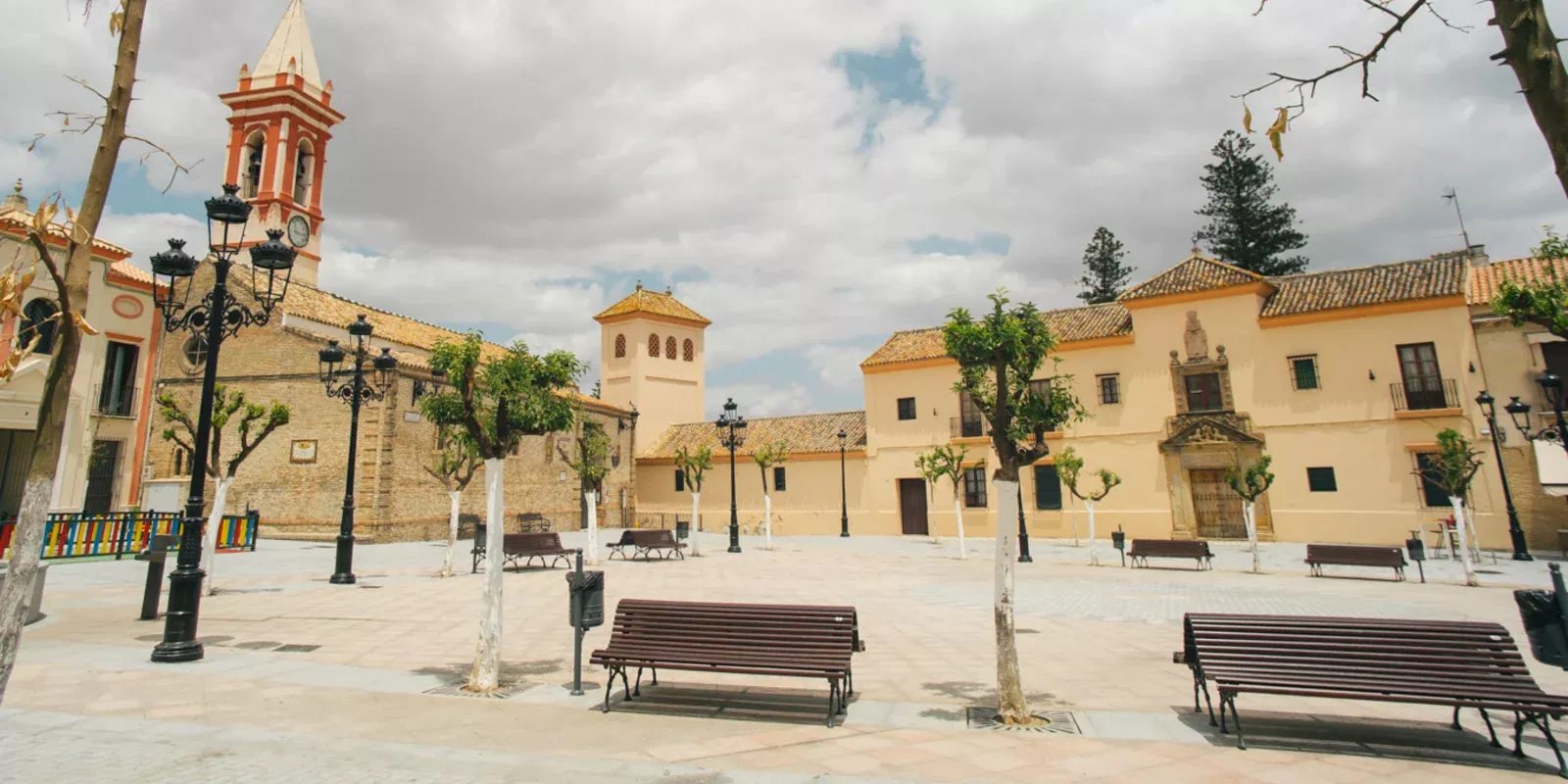 Plaza de Castilleja de la Cuesta en el Aljarafe de Sevilla